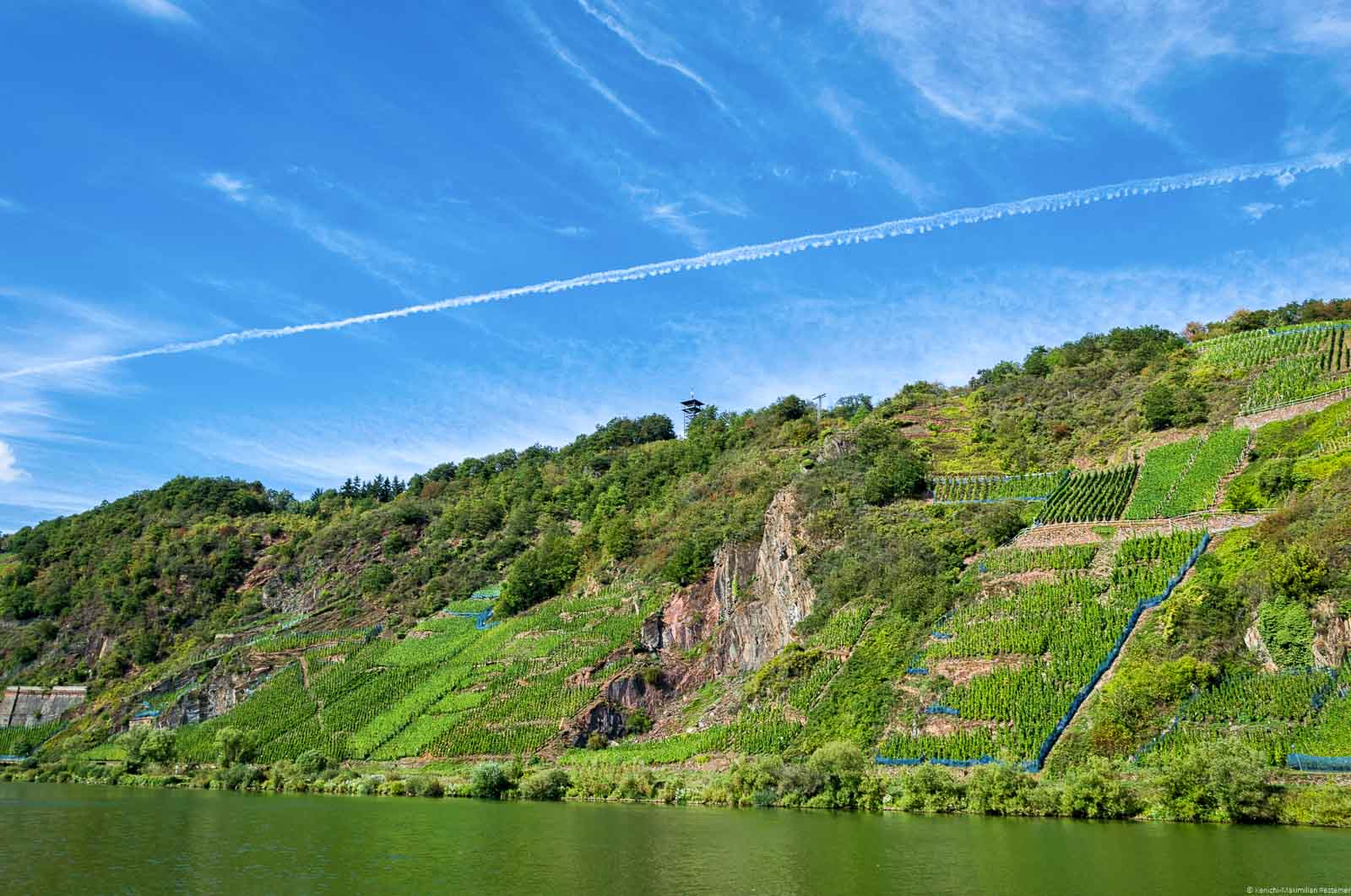 Die Felsterrasse ist ein Teil des Steilhangs Pündericher Marienberg