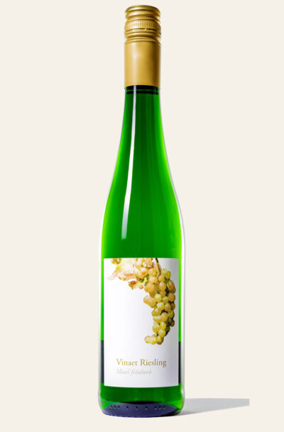 Grüne Vinaet Mosel Riesling 2019 feinherb Weinflasche der Marke Vinaet