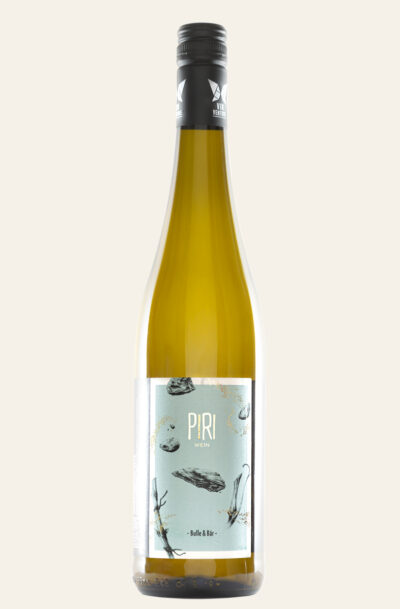 Vinventure Philipp Pieroth Weißburgunder trocke 2019 in goldener Weinflasche mit türkisem Frontetikett.